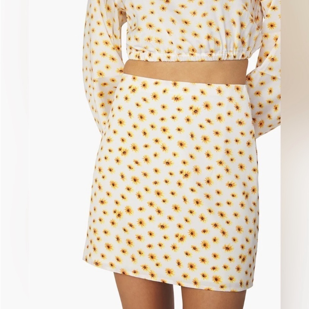 WeWoreWhat Ditsy Daisies Mini Slip Skirt NWT Y2K